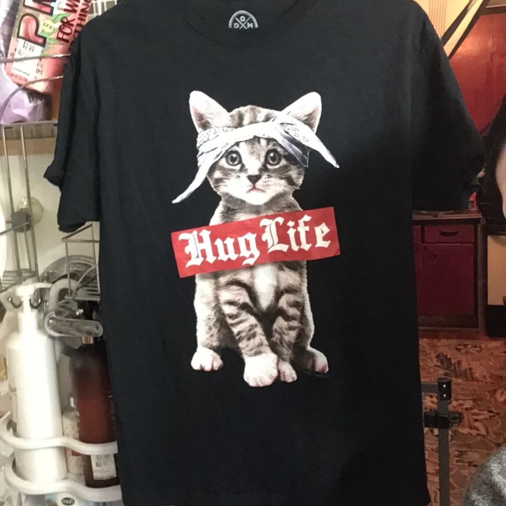 Hug life tee shirt by dom, sz m